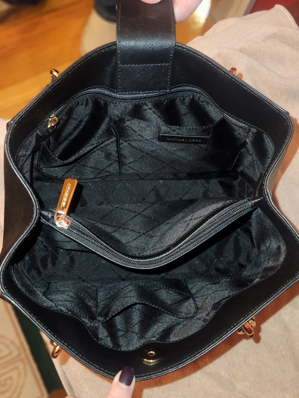 Michael Kors Black Tote with Gold Hardware LIKE NEW 10/10 CONDITION